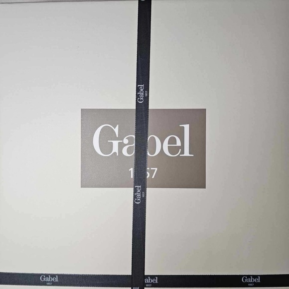 Gabel 1957 Italy Throw 51"x71” 41% Wool, 10% Cashmere, boxed luxury blanket - Picture 4 of 5